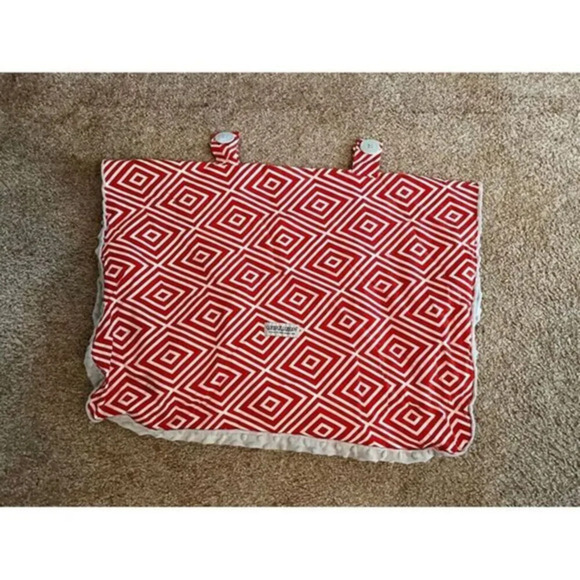 Carseat Canopy‎ Red Geometric Pattern Baby Blanket with Soft  Interior - Picture 1 of 2